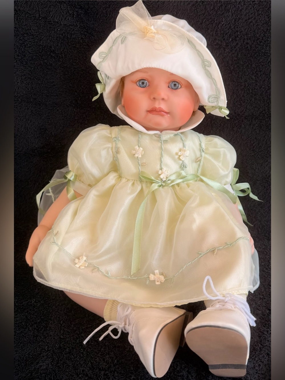 doll Baby Doll in Pale Green Organza ya Dress with Bonnet